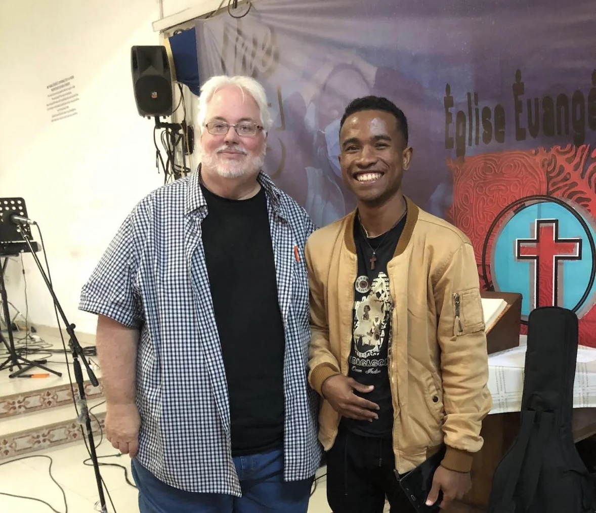 Thanks to you, Nirinia is ready to lead his worship team